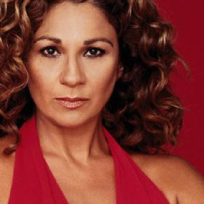 Lolita Flores, su majestad de la “Sarandonga”. Lolita Flores, su majestad de la “Sarandonga”.