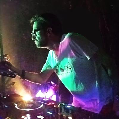 DJ FLASH IN THE GARDENS OF EDEN DJ FLASH IN THE GARDENS OF EDEN