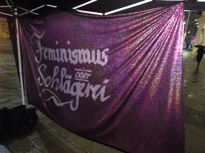 [O-Ton] „Fight Back“ – Kundgebung gegen patriarchale Gewalt am 25. November 2025 in Wien