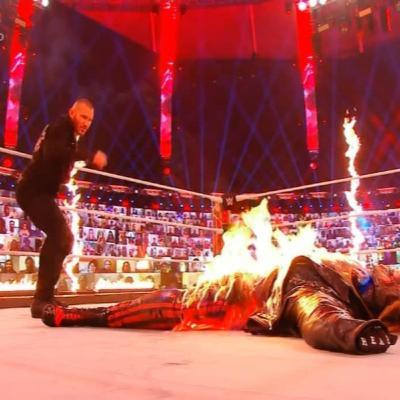 Randy Orton quema vivo a The Fiend en WWE TLC 2020