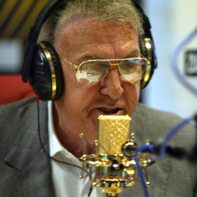 Veteran talkback radio broadcaster John Laws "Golden Tonsils" dies aged 90