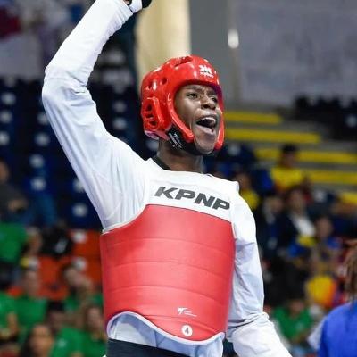 Ubuntu Esporte Clube #143 - O chute da esperança Ubuntu Esporte Clube #143 - O chute da esperança