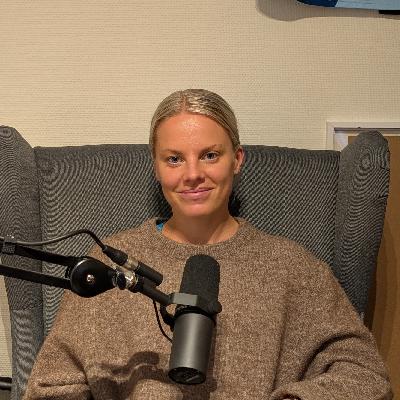#127 - Bakom proffs-fasaden med Emelie Helmvall: Knäskadan, klubbens påtryckningar & livet i södra Europa.
