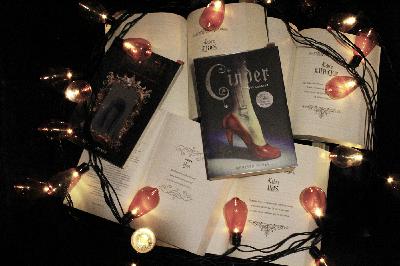 Crónicas Lunares, Cinder Libro Uno (pt. 1)