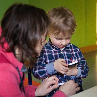 Eins zu eins: Begleitung im Kinder-Alltag