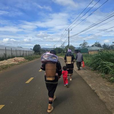 Tiêu điểm - Nghĩa tình mộc mạc gửi về vùng lũ miền xuôi Tiêu điểm - Nghĩa tình mộc mạc gửi về vùng lũ miền xuôi