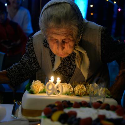 Övning: Att möta åldrande med medkänsla - 90 års kalaset