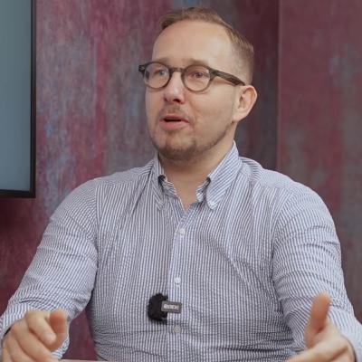 Pridať hrášok do carbonara? Prečo nie! (Zaujať hosťa v reštaurácii je ťažké).