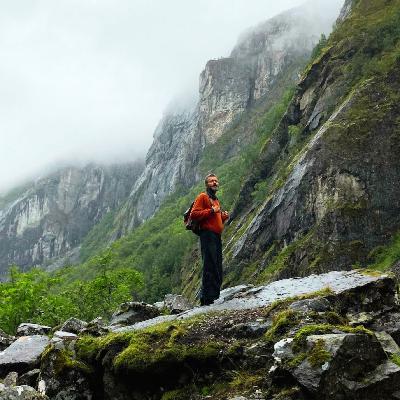 Knut: Self-Sufficiency and Stillness in Hardangerfjord