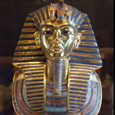 #105 توت عنخ آمون: الحياة المأساوية وراء الإرث العظيم مع د. هدى عبد العزيز ود. عمر المعتز بالله