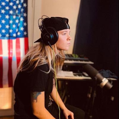 Carley Bearden singer/songwriter and musician