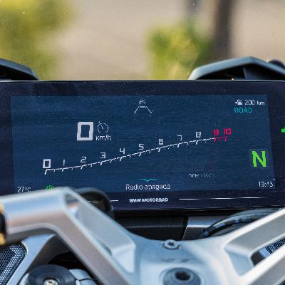 Conducción en moto: ¿a qué revoluciones cambiar de marcha?
