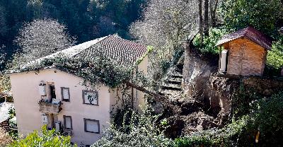 Allerta meteo: frana a Formello, case isolate a Cosenza