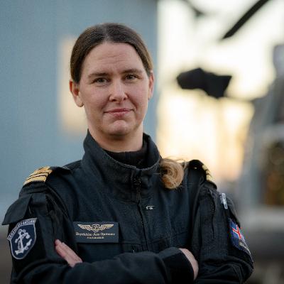 #120 – Útköll í fjölbreytt og krefjandi verkefni í þyrlusveit Landhelgisgæslu Íslands – samhent sveit sem í eru 12 flugmenn og þar af er ein kona -  Brynhildur Ásta Bjartmarz