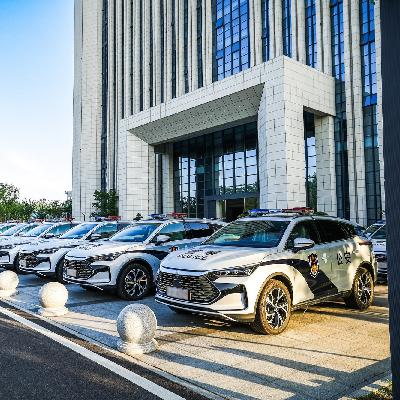 比亚迪警务车，《守护解放西》镜头外的实力答卷