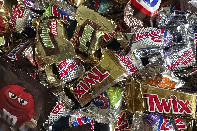 Patrick In The Morning: Getting Halloween Candy Early Makes You Go Through It Not Once, But Twice!