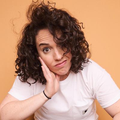 Conversation with comedian Caitlin Peluffo Conversation with comedian Caitlin Peluffo