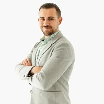 Complementos alimenticios, cosmética y M&A, con Carlos M. Llamas (WeBotanix) Complementos alimenticios, cosmética y M&A, con Carlos M. Llamas (WeBotanix)