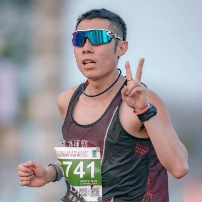 #82 (小葉子 X小黑哥、宏培、Louis)~ 跑步教練小葉子來了！聽聽何謂神人領域
