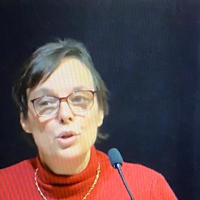 Elsa Conde na apresentação da 2.ª Parte das Práticas de Leitura dos Estudantes dos 1.º e 2.º Ciclos Elsa Conde na apresentação da 2.ª Parte das Práticas de Leitura dos Estudantes dos 1.º e 2.º Ciclos