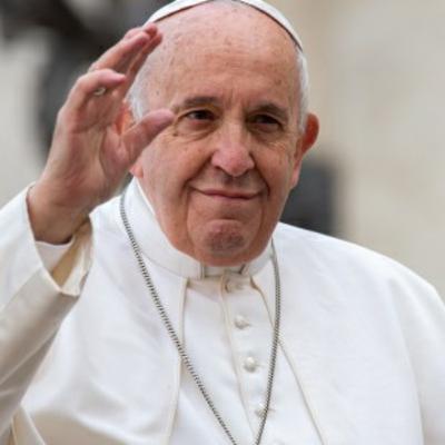 Papa Francisco foi vacinado no Vaticano, dizem jornalistas