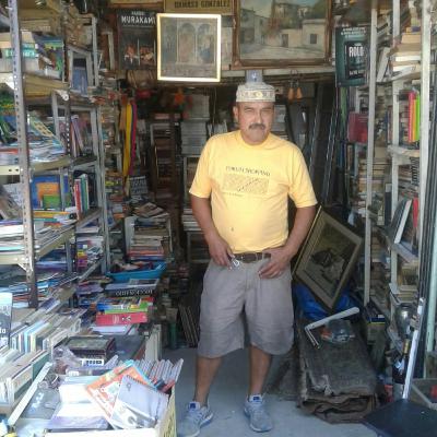 Nadie, el primer y único librero y escritor de la Villa 31 Nadie, el primer y único librero y escritor de la Villa 31