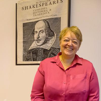 Dr. PIKLI NATÁLIA az új könyvéről: Shakespeare minden időkre - Kéri Juli - 2025-09