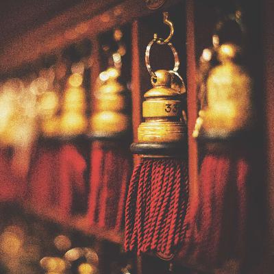 Die Pforte ist eine Insel (1/4) - Originaltonhörspiel: Chor der Pförtner:innen Die Pforte ist eine Insel (1/4) - Originaltonhörspiel: Chor der Pförtner:innen