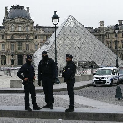 A Brazen, 7-Minute Jewelry Heist at the Louvre