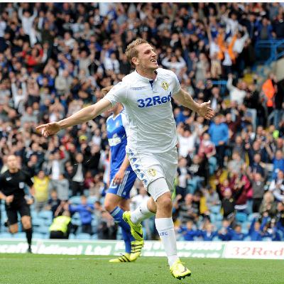 #lutvlive commentary as Chris Wood (again!) opens the scoring v Ipswich #lufc