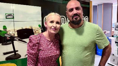 Cuchillito y tenedor: Juan Velasco, el alma de La Famosa Taberna Canalla en Murcia