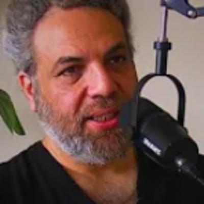 #70 كيف تستيقظ من الماتريكس دون أن تشعر بالوحدة؟ مع د. أحمد عثمان