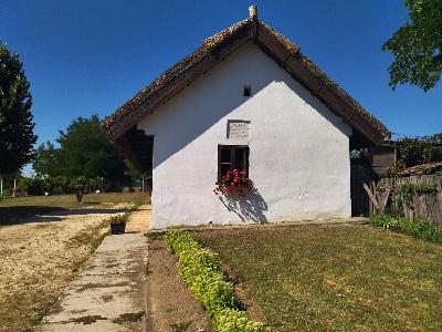 Ászár - Jászai Mari szülőfaluja, Hérics Márton szolgálati helye, a Neszmélyi borvidék termőterülete