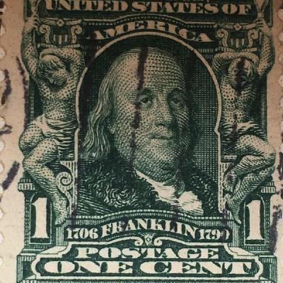 PARLIAMENT TREATS FRANKLIN  AND PENNSYLVANIA RESPECTFULLY, AND CHARLES III IS KING OF AMERICA. 3/4: Ingenious: A Biography of Benjamin Franklin, Scientist by  Richard Munson  (Author)