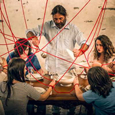 O colaboramos todos, o nadie come O colaboramos todos, o nadie come