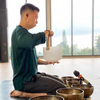 Ep. 32. Latihan mindfulness dengan singing bowl dan manfaatnya? Ep. 32. Latihan mindfulness dengan singing bowl dan manfaatnya?