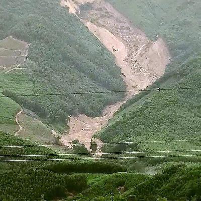 Nhân chứng kể vụ sạt lở núi kéo dài hàng cây số ở Đà Nẵng