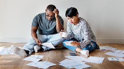 Número de famílias brasileiras endividadas alcança maior índice em 12 anos