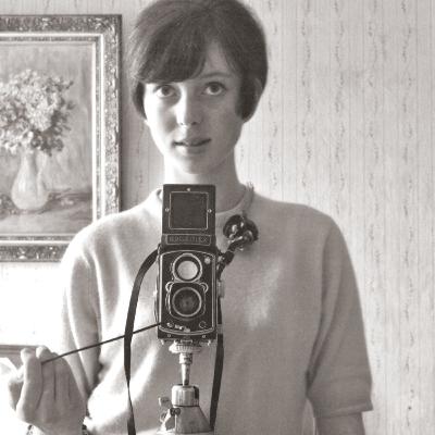 ⓦ 469 Frau Mutter Fotografin: Was bleibt? Beate Knappe blickt auf 60 Jahre Fotografie ⓦ 469 Frau Mutter Fotografin: Was bleibt? Beate Knappe blickt auf 60 Jahre Fotografie