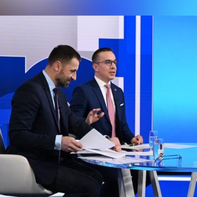 Na telo (7. 12.) Erik Tomáš (Hlas-SD) a Marián Viskupič (SaS) Na telo (7. 12.) Erik Tomáš (Hlas-SD) a Marián Viskupič (SaS)