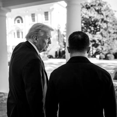 Khổ thân Zelensky, lại bị Trump trêu đùa ở Nhà Trắng lần nữa