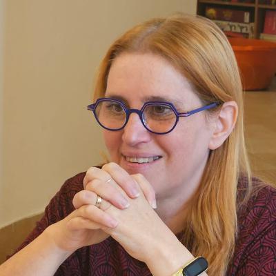 יודפת ויין:הגאונות היא בפשטות,אנחנו באים לפה לביקור זה רק סיבוב,אני מתייחסת למקום הזה כמו תיאטרון יודפת ויין:הגאונות היא בפשטות,אנחנו באים לפה לביקור זה רק סיבוב,אני מתייחסת למקום הזה כמו תיאטרון