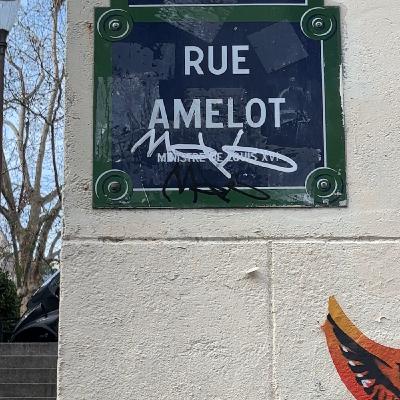 C'est dans l'actu : Un appartement s'effondre le 17 janvier, rue Amelot à Paris