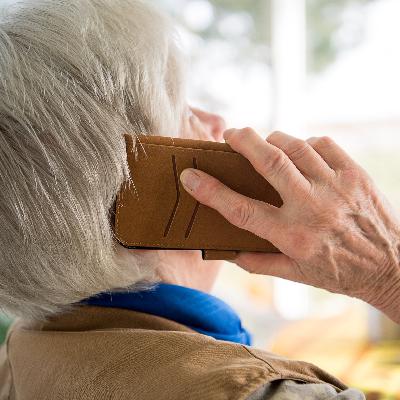 Einsamkeit im Alter: Wie "einfach mal reden" hilft