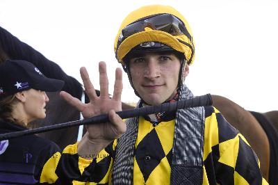 Episode 563: Lee Magorrian - From County Meath to a NZ scholarship and a stint with the Waller stable.  Irish jockey is in Sydney for keeps.