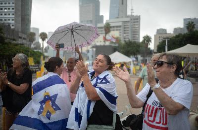 ‘The nightmare can now end’: Israelis react to ceasefire ‘The nightmare can now end’: Israelis react to ceasefire