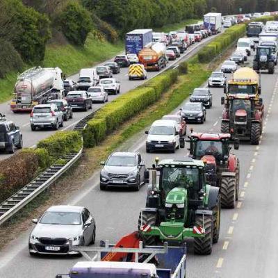 "The Country Will Close Down if Protests & Fuel Blockades Don't End Immediately", Says Minister Thomas Byrne - 10/04/2026