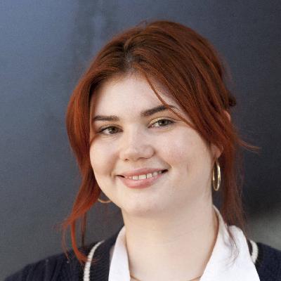 Mörderische Teenagerinnen in einer englischen Küstenstadt