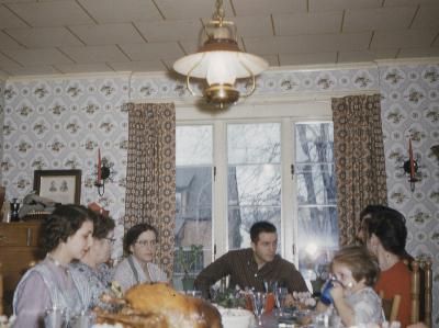 So überlebst du Weihnachten mit deiner Familie So überlebst du Weihnachten mit deiner Familie