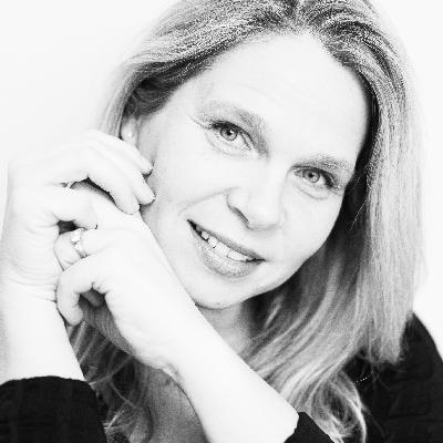 Episode 46: Pregnancy and Postnatal Core Rehab with Kelly Dean from The Tummy Team